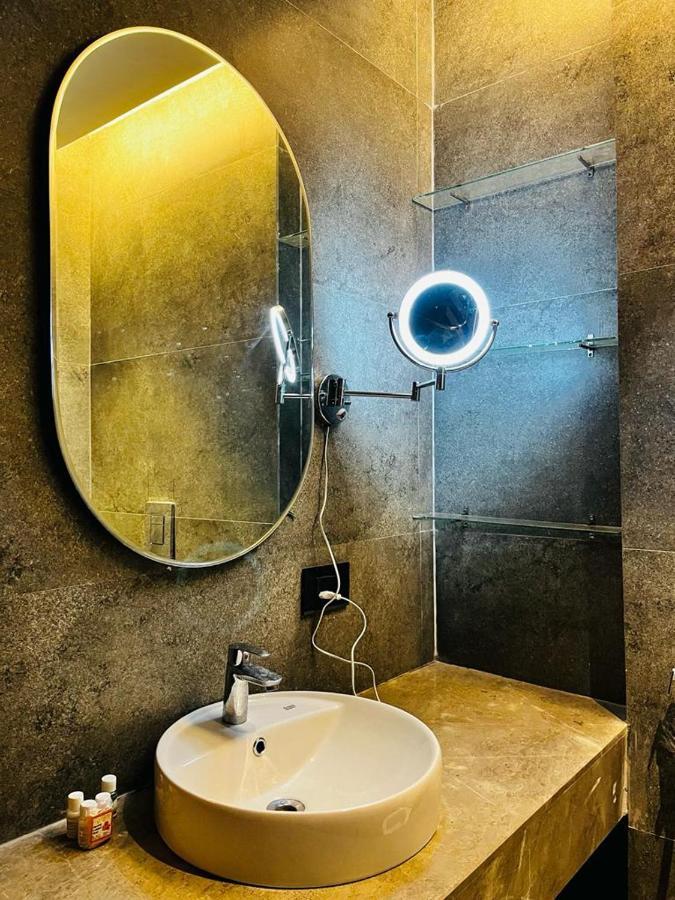 Luxe Apartment By Hey Studio'S Ghaziabad Eksteriør billede